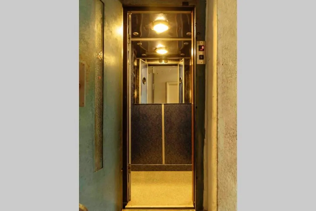 Apartman Amazing Views Rooftop Flat - Amzei Square Bukarest